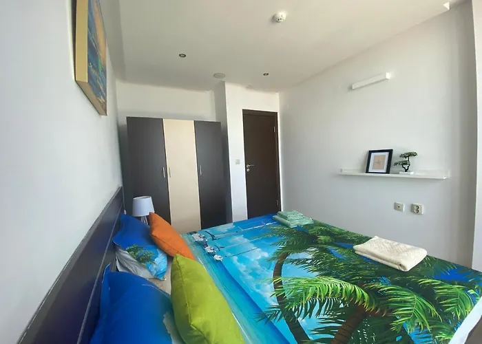 Paradiso 'в' 207 Two Bedroom アパート