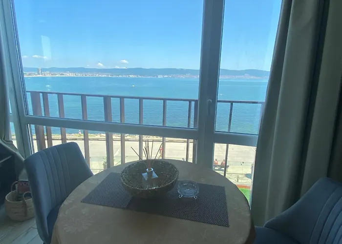 Paradiso 'в' 207 Two Bedroom * ネセバル