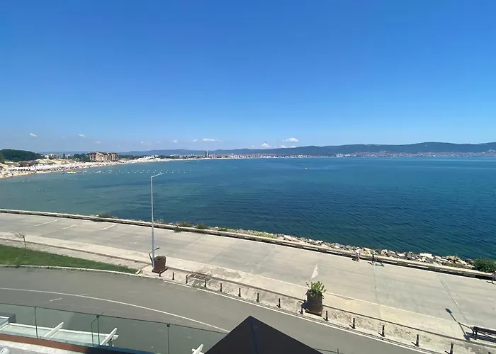 Paradiso 'в' 207 Two Bedroom 公寓